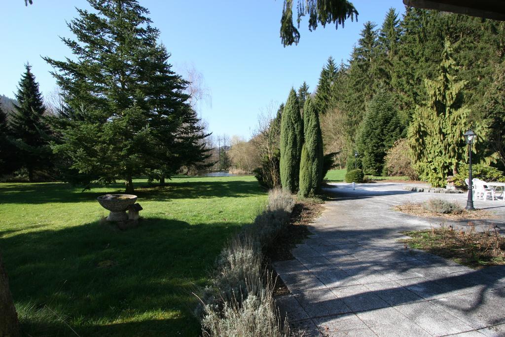 Park Hotel Am Schloss Ettringen  Екстериор снимка