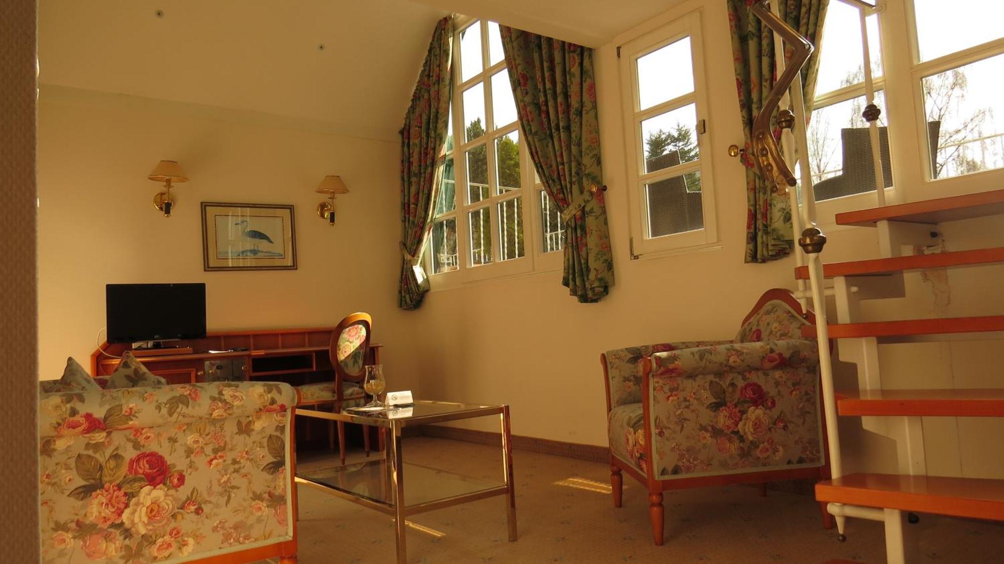 Park Hotel Am Schloss Ettringen  Екстериор снимка