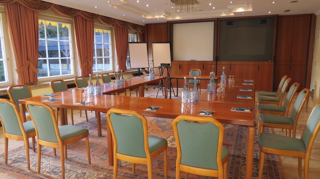 Park Hotel Am Schloss Ettringen  Екстериор снимка