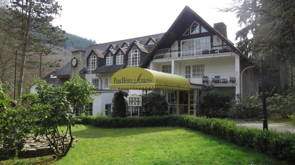 Park Hotel Am Schloss Ettringen  Екстериор снимка